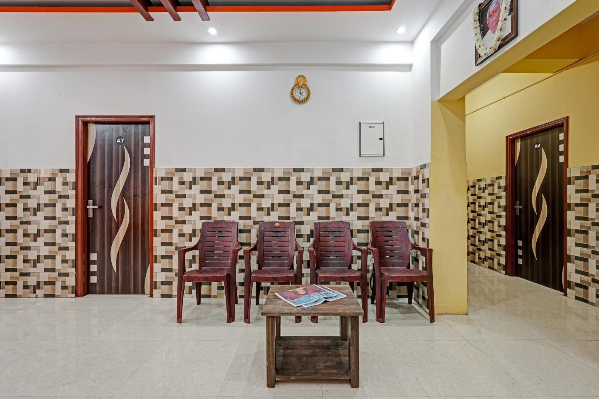 Готель Spot On Anugraha Residency Kumbalgod Екстер'єр фото
