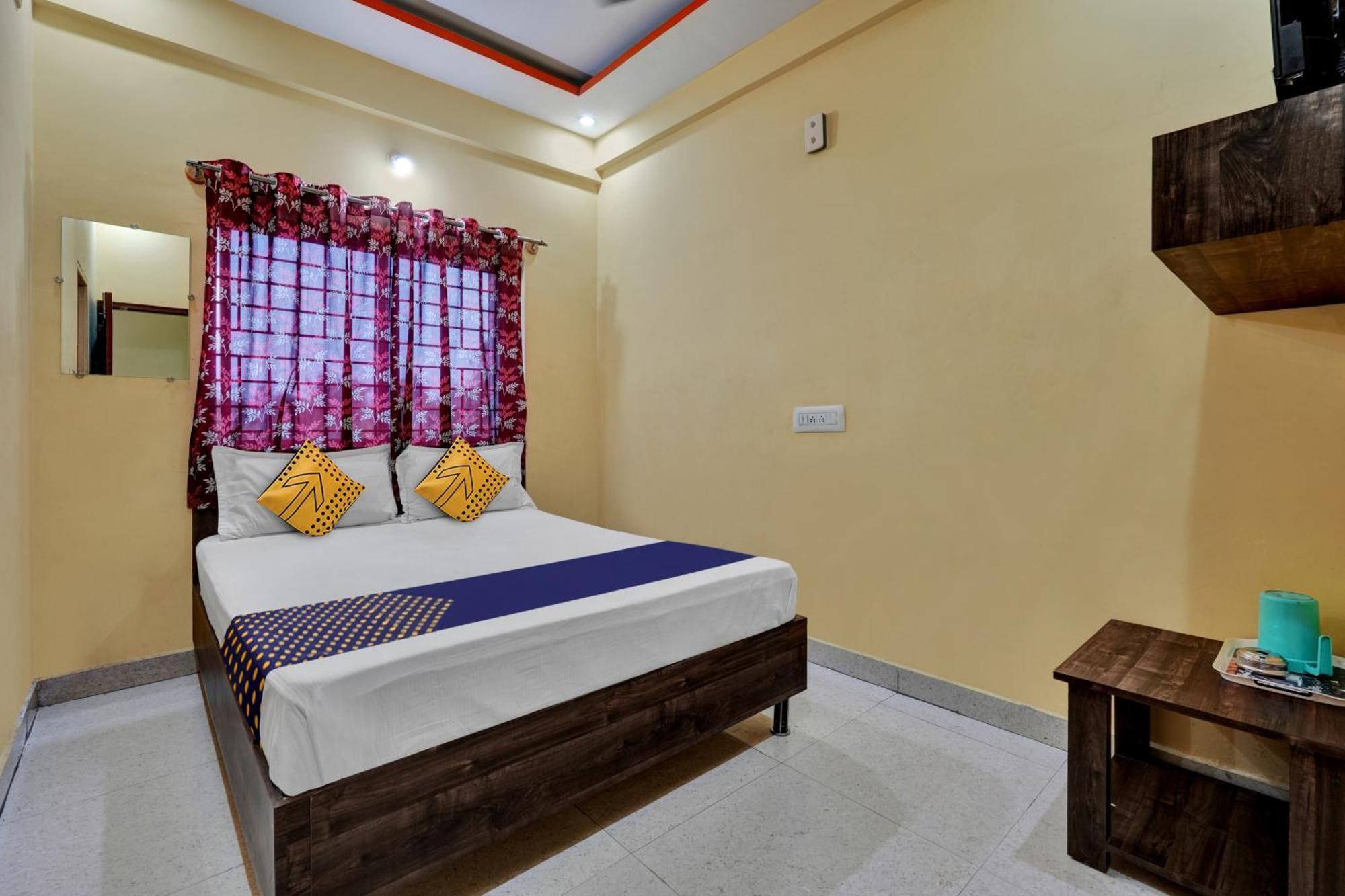 Готель Spot On Anugraha Residency Kumbalgod Екстер'єр фото