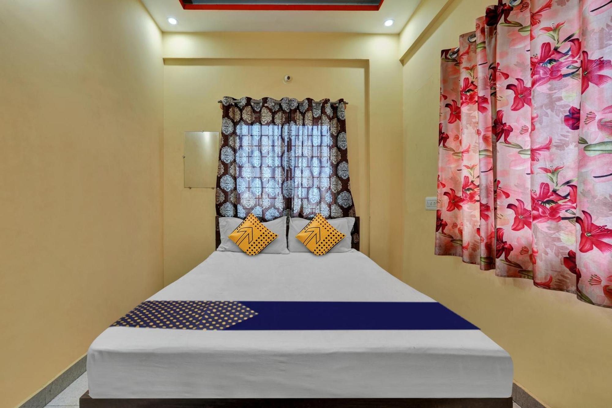 Готель Spot On Anugraha Residency Kumbalgod Екстер'єр фото