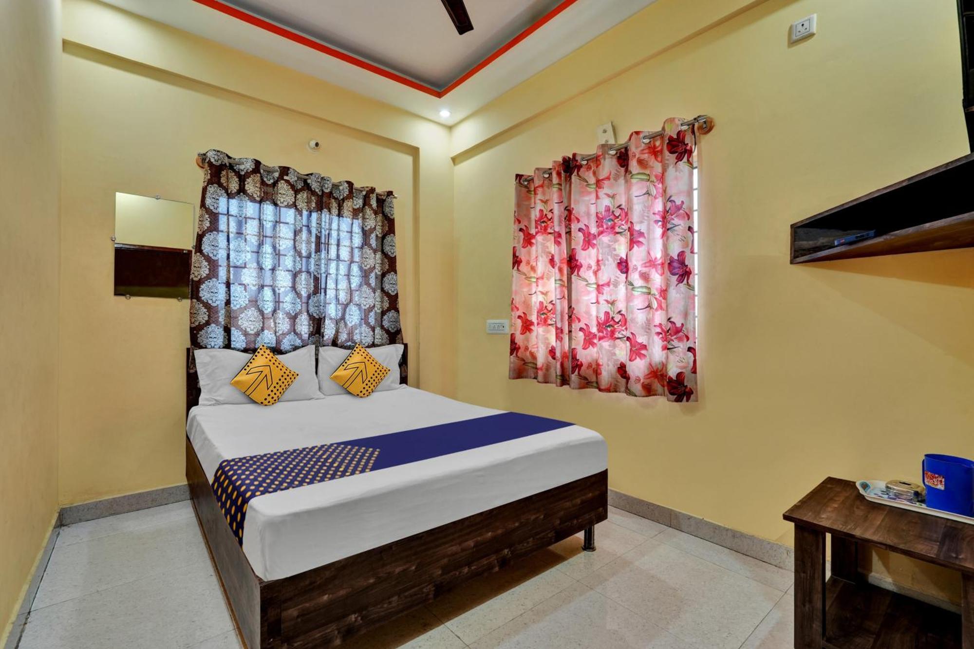 Готель Spot On Anugraha Residency Kumbalgod Екстер'єр фото
