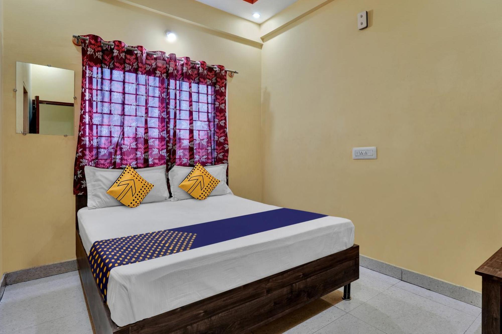 Готель Spot On Anugraha Residency Kumbalgod Екстер'єр фото